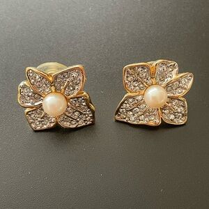 Butler Brand stud Austrian Crystal and pearl Earrings.
